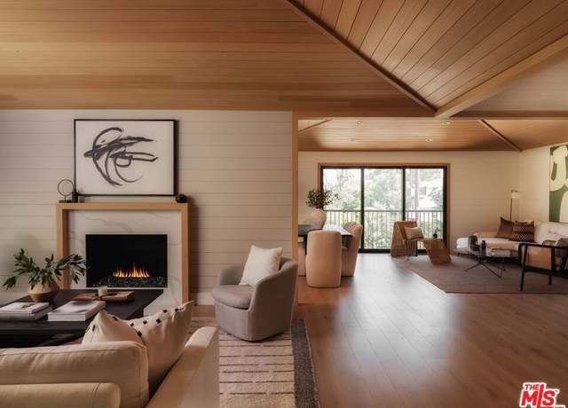 Property at 4181 Weslin Ave, Sherman Oaks, CA 91423, 4 beds, 3.5 baths
