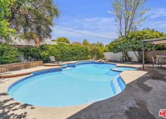 Property at 19935 Hemmingway St, Winnetka, CA 91306, 4 beds, 3 baths