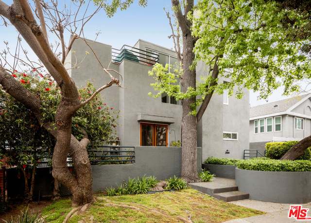 Property at 2408 34th St #5, Santa Monica, CA 90405, 2 beds, 3 baths