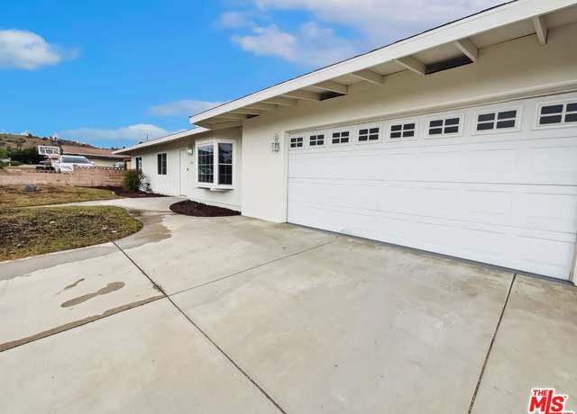 Property at 174 Gardenia Ave, Camarillo, CA 93010, 3 beds, 2 baths
