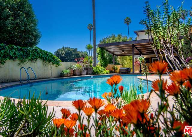 Property at 664 S Highland Ave, Los Angeles, CA 90036, 4 beds, 4.5 baths