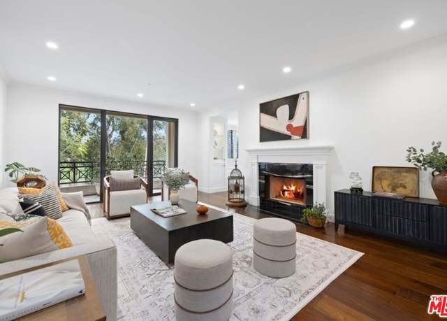 Property at 12218 Montana Ave #302, Los Angeles, CA 90049, 2 beds, 3 baths