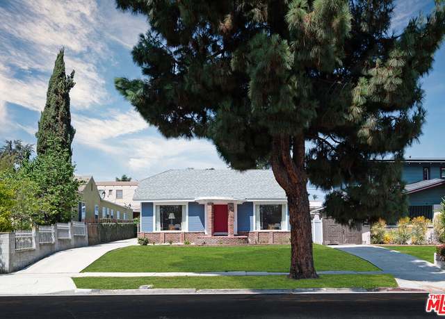 Property at 4929 11th Ave, Los Angeles, CA 90043, 2 beds, 1.5 baths