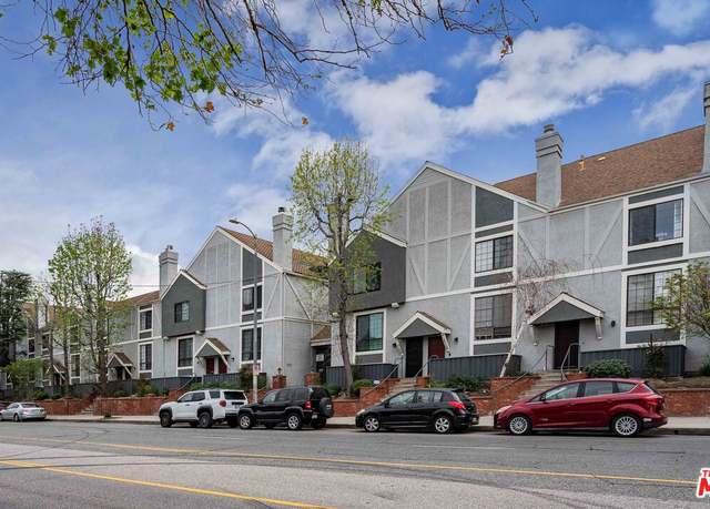 Property at 18100 Burbank Blvd #26, Tarzana, CA 91356, 3 beds, 3.5 baths