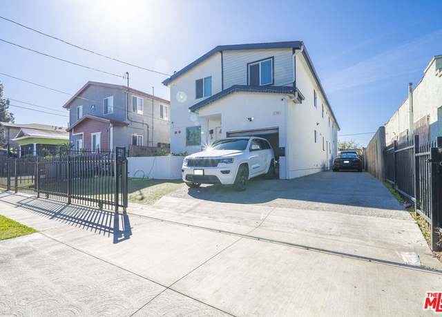 Property at 326 W 56th St, Los Angeles, CA 90037, 10 beds, 6 baths