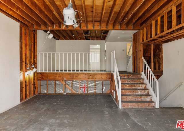 Property at 4622 Glencoe Ave #4, Marina Del Rey, CA 90292, 2 beds, 3 baths