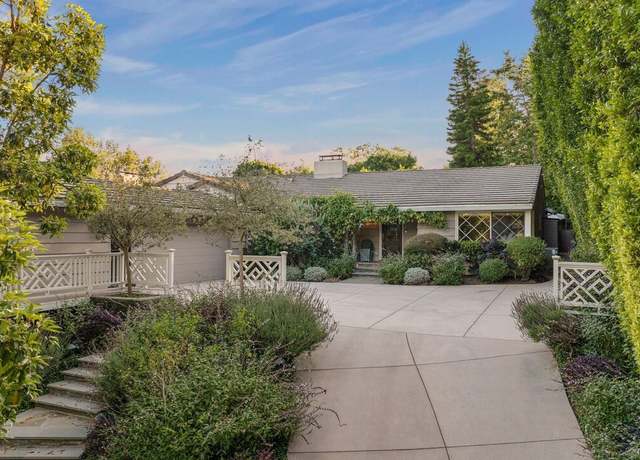 Property at 585 Lorna Ln, Los Angeles, CA 90049, 3 beds, 3 baths