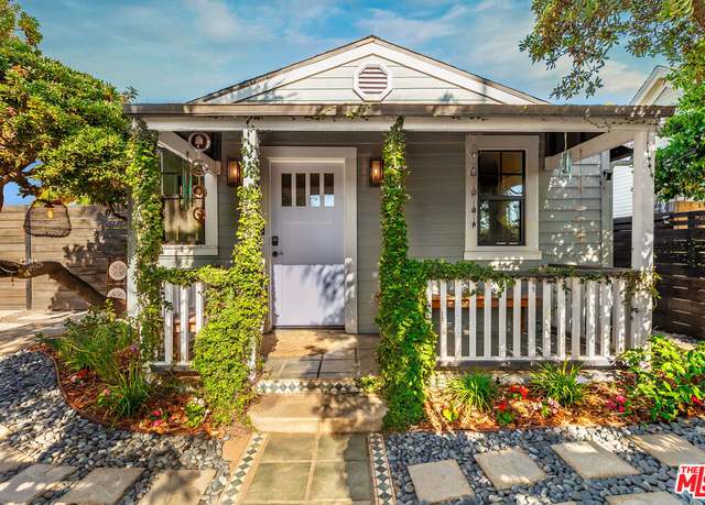Property at 1016 Oakwood Ave, Venice, CA 90291, 4 beds, 2 baths