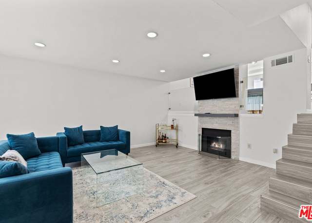 Property at 14500 Van Nuys Blvd #46, Panorama City, CA 91402, 2 beds, 2 baths