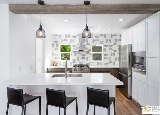Property at 102 Fondulac St, Palm Springs, CA 92264, 2 beds, 2 baths