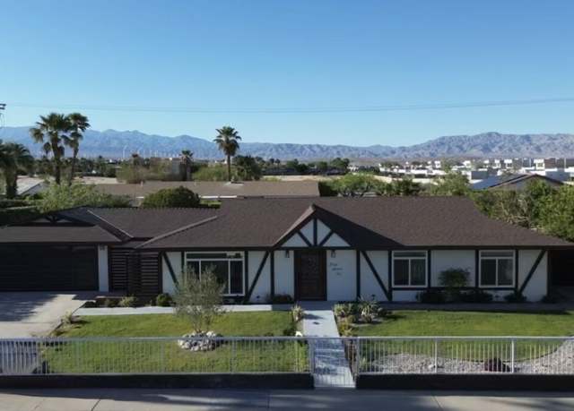 Property at 372 E Molino Rd, Palm Springs, CA 92262, 3 beds, 2 baths