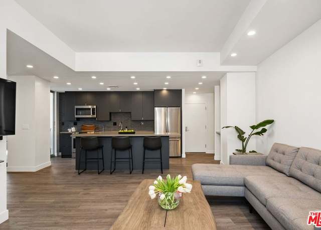 Property at 7250 Franklin Ave #701, Los Angeles, CA 90046, 1 bed, 2 baths
