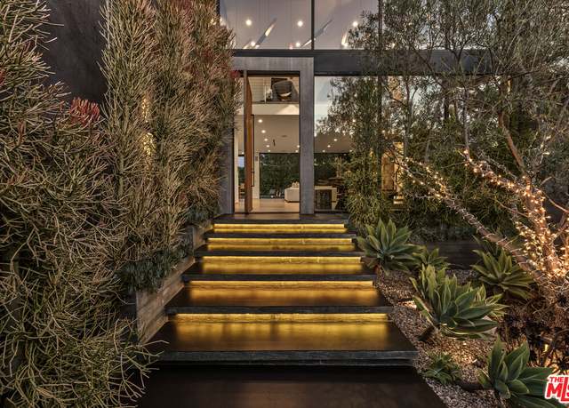 Property at 1632 Stradella Rd, Los Angeles, CA 90077, 6 beds, 7 baths