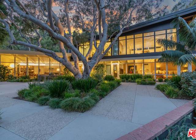 Property at 2179 Mandeville Canyon Rd, Los Angeles, CA 90049, 3 beds, 3.5 baths
