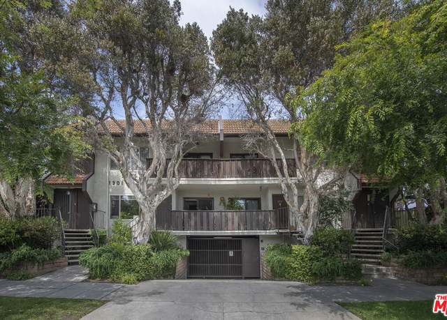 Property at 1301 17th St #102, Santa Monica, CA 90404, 3 beds, 2 baths
