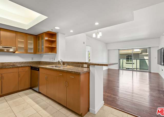 Property at 13700 Marina Pointe Dr #416, Marina Del Rey, CA 90292, 2 beds, 2 baths