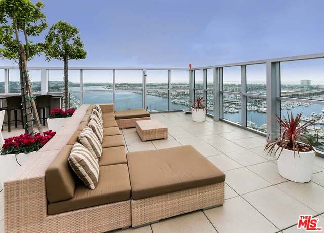 Property at 13700 Marina Pointe Dr #1224, Marina Del Rey, CA 90292, 2 beds, 2.5 baths