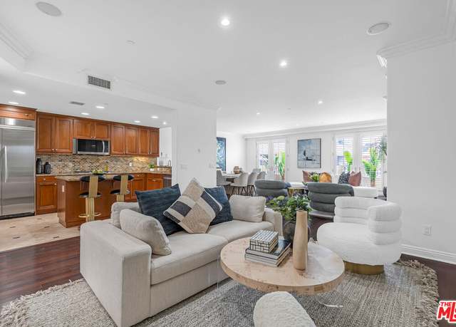 Property at 143 N Arnaz Dr #304, Beverly Hills, CA 90211, 2 beds, 2.5 baths