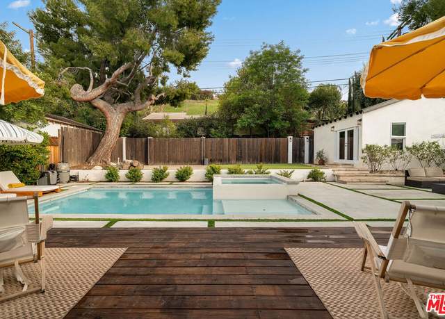 Property at 20212 Oxnard St, Woodland Hills, CA 91367, 3 beds, 2 baths