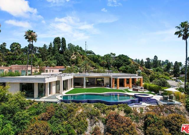 Property at 455 Castle Pl, Beverly Hills, CA 90210, 6 beds, 7 baths