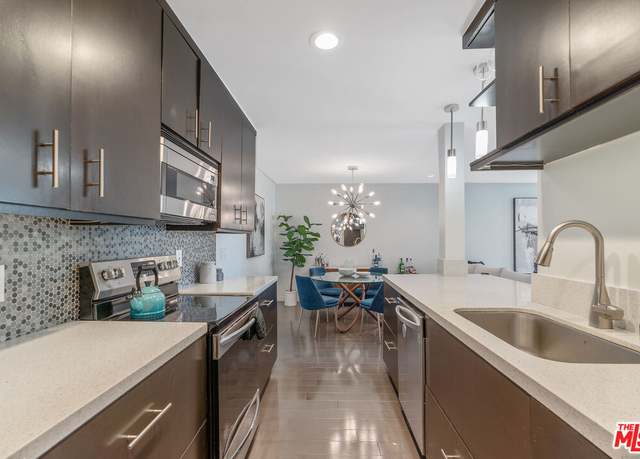 Property at 8535 W West Knoll Dr #121, West Hollywood, CA 90069, 2 beds, 2 baths