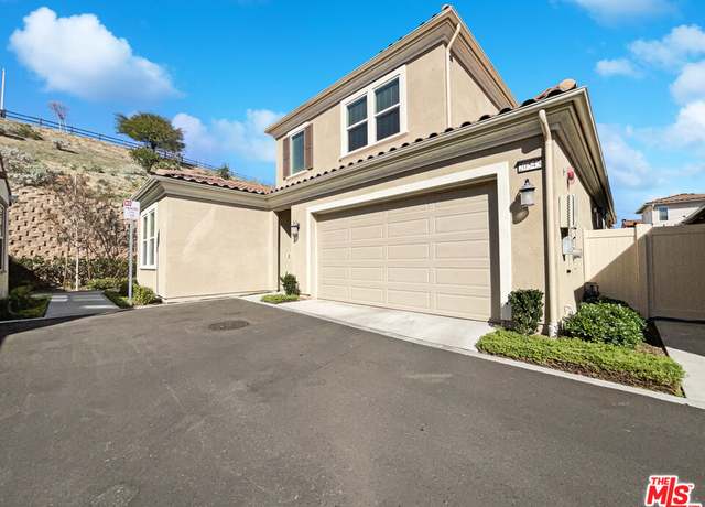 Property at 20543 Martingale Pl, Santa Clarita, CA 91350, 3 beds, 3 baths