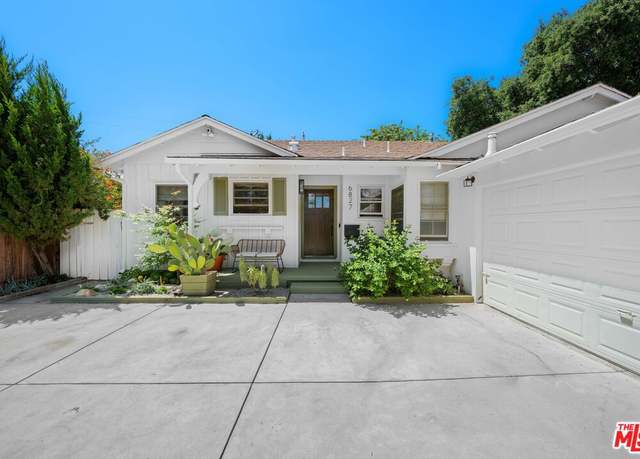 Property at 6827 Bianca Ave, Lake Balboa, CA 91406, 4 beds, 2 baths