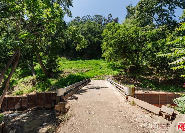 Property at 641 Hightree Rd, Santa Monica, CA 90402