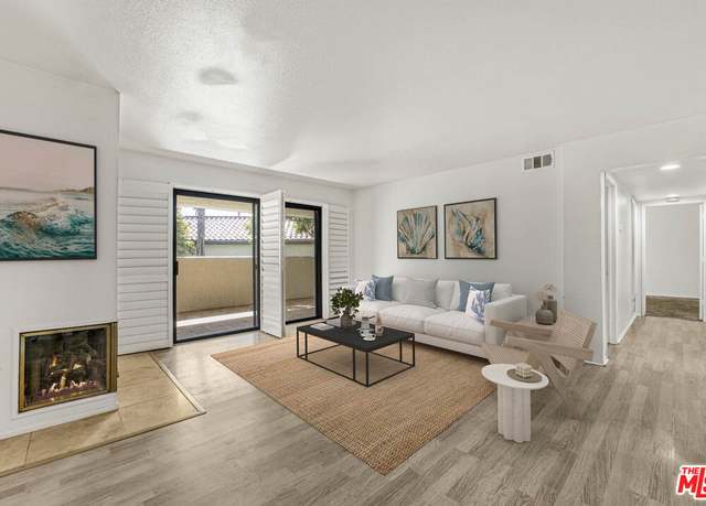 Property at 2053 Majorca Dr, Oxnard, CA 93035, 2 beds, 2 baths