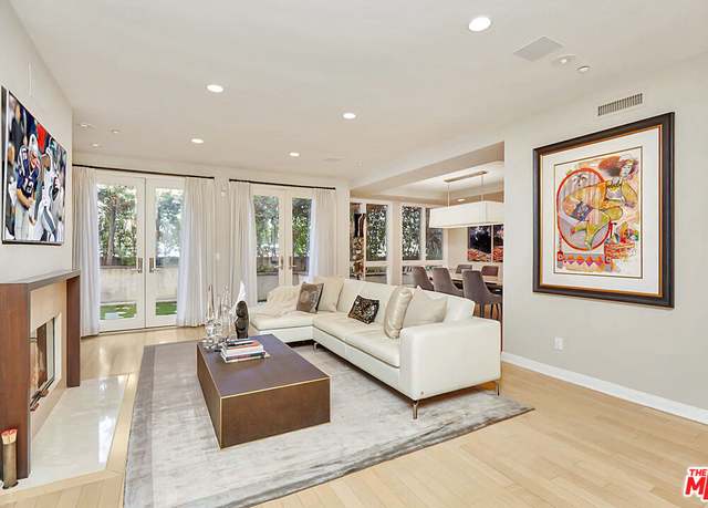 Property at 121 N Almont Dr #103, Beverly Hills, CA 90211, 2 beds, 2.5 baths