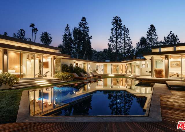 Property at 1061 Loma Vista Dr, Beverly Hills, CA 90210, 6 beds, 8 baths