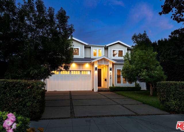 Property at 742 N Detroit St, Los Angeles, CA 90046, 5 beds, 5 baths