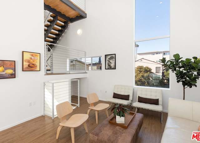 Property at 1244 14th St Unit E, Santa Monica, CA 90404, 3 beds, 4 baths