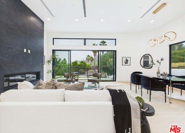Property at 4637 Dunas Ln, Tarzana, CA 91356, 5 beds, 6 baths