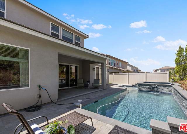 Property at 18113 Tableau Way, Santa Clarita, CA 91350, 4 beds, 3 baths