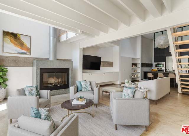 Property at 1132 5th Ave, Venice, CA 90291, 2 beds, 2.5 baths