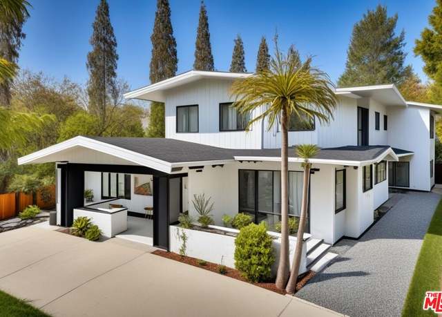 Property at 5633 La Mirada Ave, Los Angeles, CA 90038, 9 beds, 6 baths