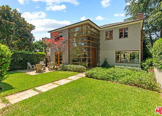 Property at 304 14th St, Santa Monica, CA 90402, 6 beds, 4 baths