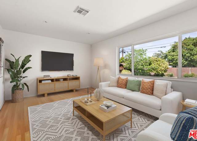 Property at 7818 Toland Ave, Los Angeles, CA 90045, 3 beds, 2 baths