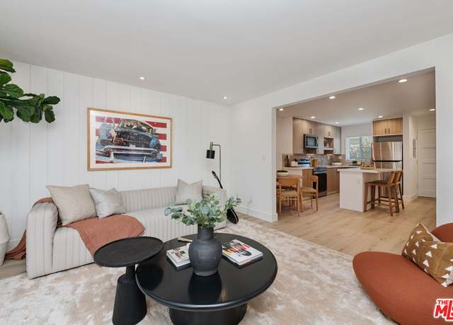 Property at 2624 Kansas Ave #4, Santa Monica, CA 90404, 2 beds, 2 baths