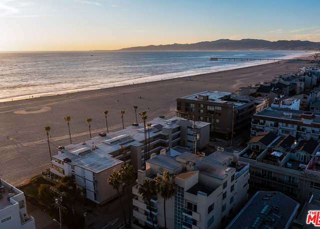 Property at 14 Northstar St, Marina Del Rey, CA 90292, 4 beds, 4 baths