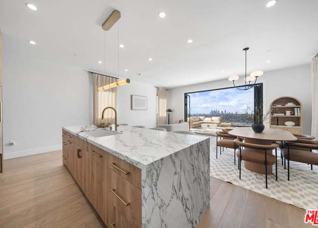 Property at 812 W Avenue 37, Los Angeles, CA 90065, 3 beds, 2.5 baths