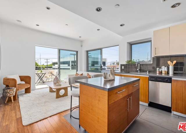 Property at 1700 Sawtelle Blvd #321, Los Angeles, CA 90025, 2 beds, 2 baths