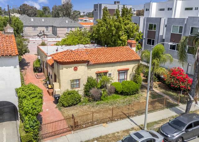 Property at 1009 S Cochran Ave, Los Angeles, CA 90019, 6 beds, 4 baths