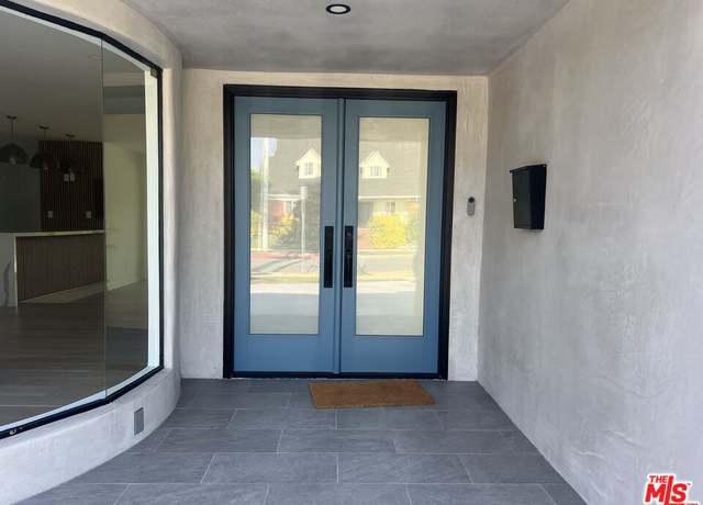 Property at 6745 Bedford Ave, Los Angeles, CA 90056, 3 beds, 4 baths