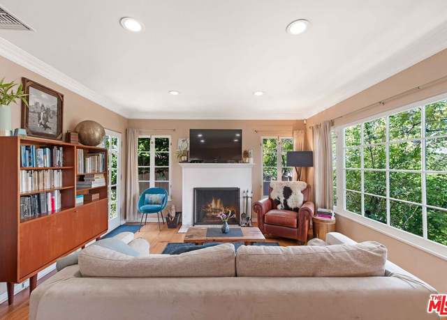 Property at 3217 Bennett Dr, Los Angeles, CA 90068, 2 beds, 1 bath