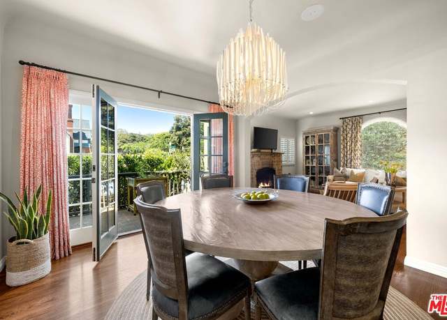 Property at 403 S Bundy Dr, Los Angeles, CA 90049, 3 beds, 2.5 baths