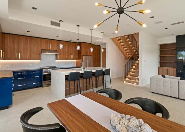Property at 212 Bay St #1, Santa Monica, CA 90405, 2 beds, 2.5 baths