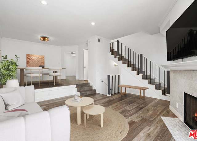 Property at 5100 Riverton Ave #14, North Hollywood, CA 91601, 3 beds, 2.5 baths