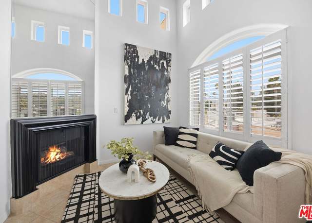 Property at 12060 Hoffman St #305, Studio City, CA 91604, 2 beds, 2.5 baths